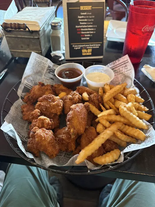 Pino's Pizza & Restaurant Picture 8