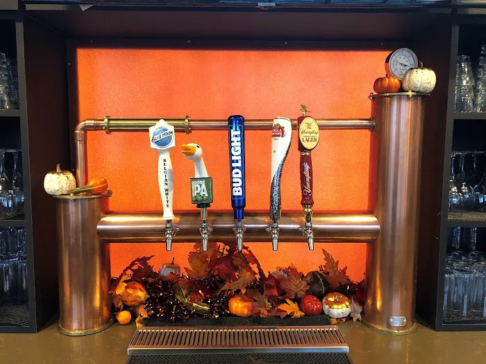 Curtains Bar and Restaurant Picture 8