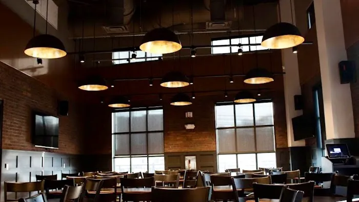 Curtains Bar and Restaurant Picture 1