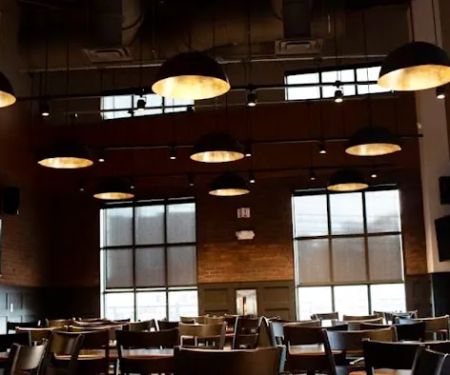 Curtains Bar and Restaurant