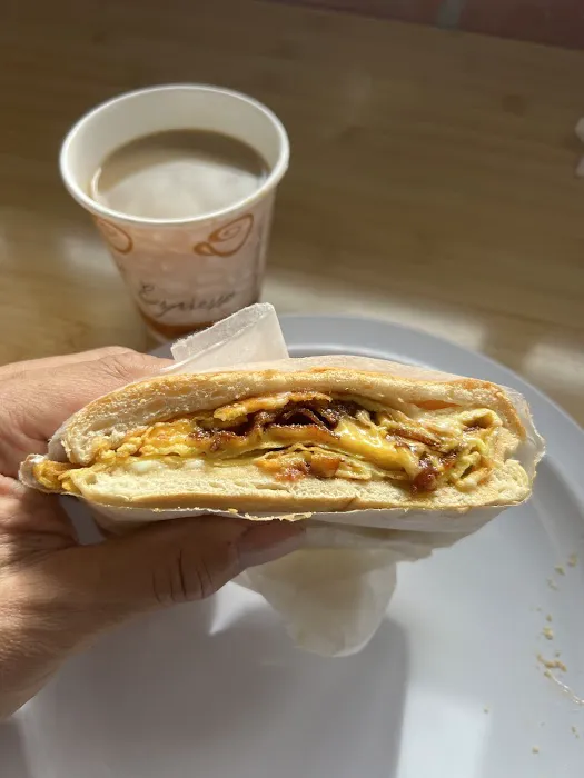 ANTOJAO Deli & Rest. Picture 3