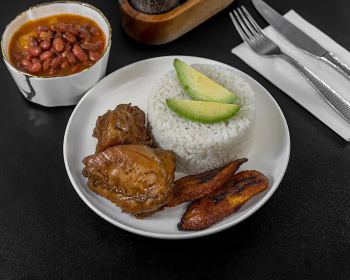 The island deli Picture 4