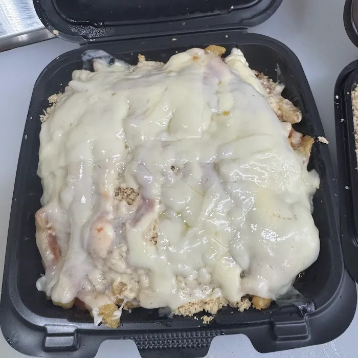 The island deli Picture 6