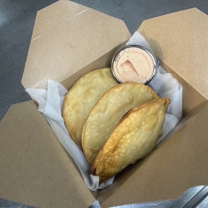 The island deli Picture 3