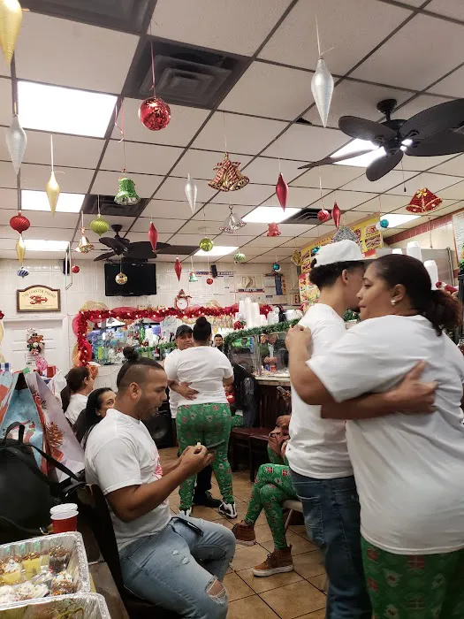 Karina's Restaurant Picture 10