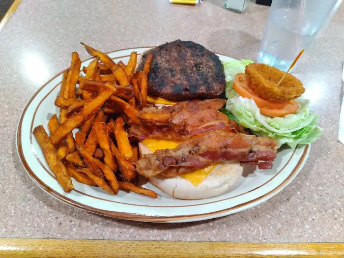 Mike’s Dakota Diner Picture 3