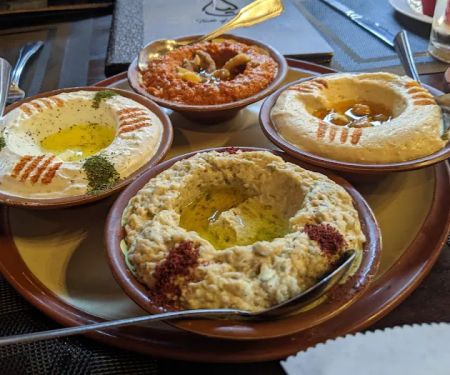 Laila Restaurant And Lounge