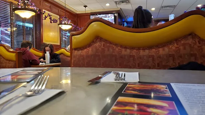 Page Plaza Diner Picture 5