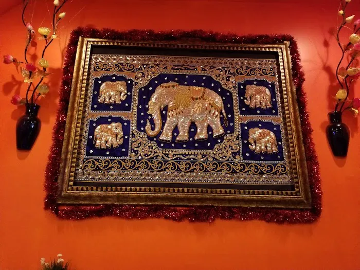 THAI WHITE LOTUS RESTAURANT Picture 10