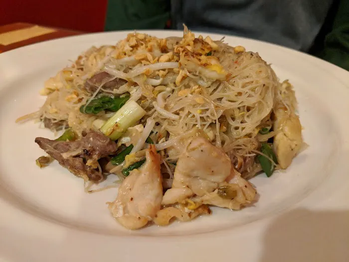 THAI WHITE LOTUS RESTAURANT Picture 4