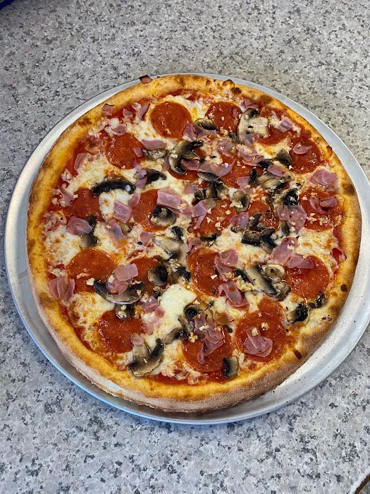 Ferati's Pizza Picture 5