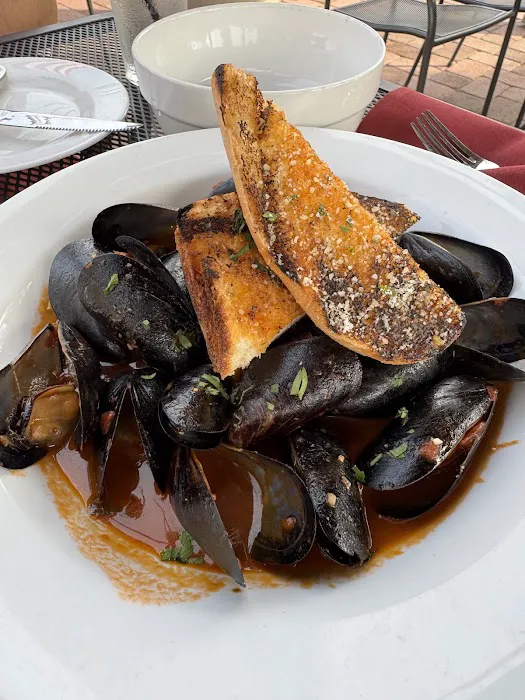 Colombo’s 900 Degrees Pizza Picture 1