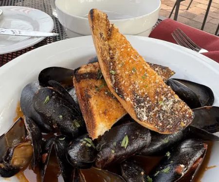 Colombo’s 900 Degrees Pizza