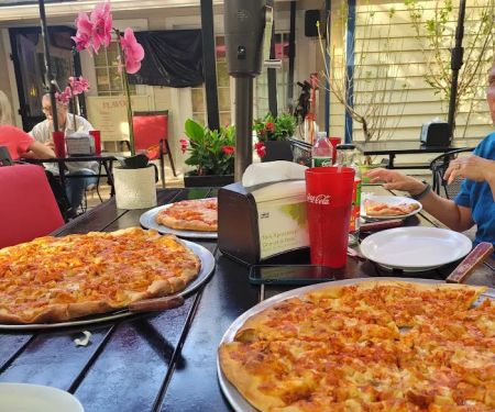 Four Brothers Restaurant & Pizzeria