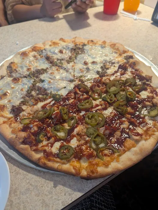 Four Brothers Restaurant & Pizzeria Picture 6