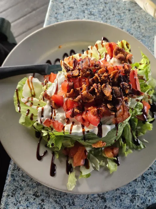 Emerald Point Restaurant and Marina Picture 1