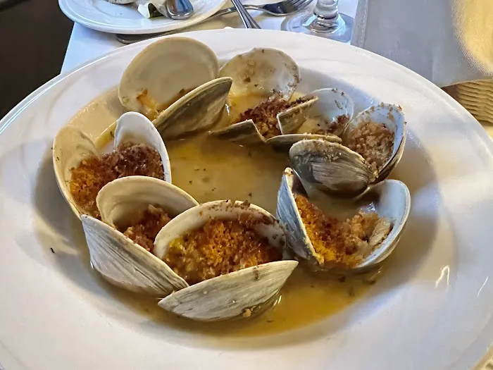 Luigi's Italian Restaurant & Bar Picture 4