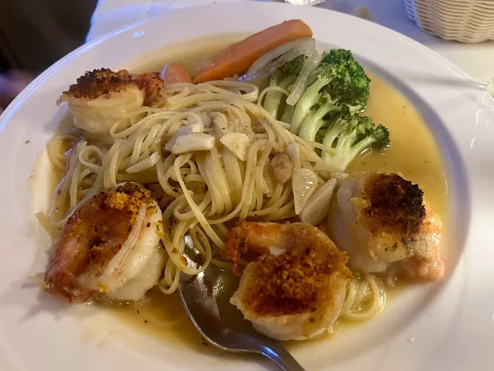 Luigi's Italian Restaurant & Bar Picture 5