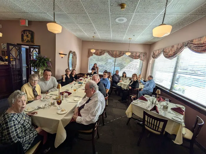 Luigi's Italian Restaurant & Bar Picture 3