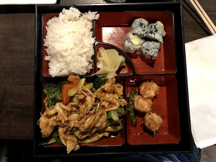 Dozo Sushi Asian Cuisine Picture 1