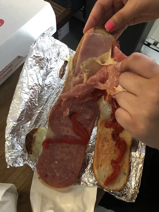 Junior's Pizza Picture 9