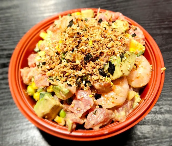 JOHN'S SUSHI AND POKE Picture 2