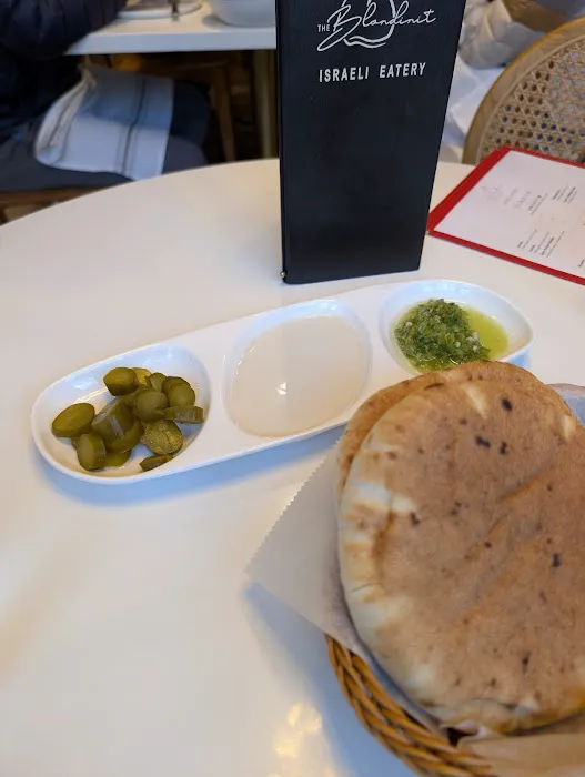 The Blondinit Picture 1