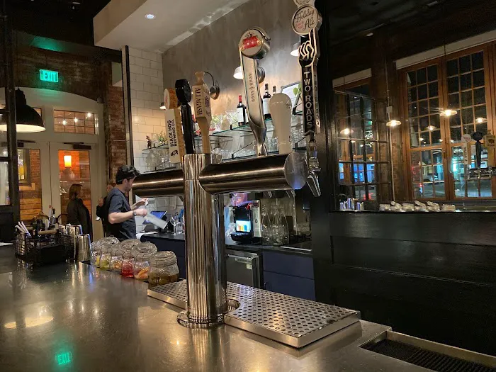 Emmy Squared Pizza Picture 5