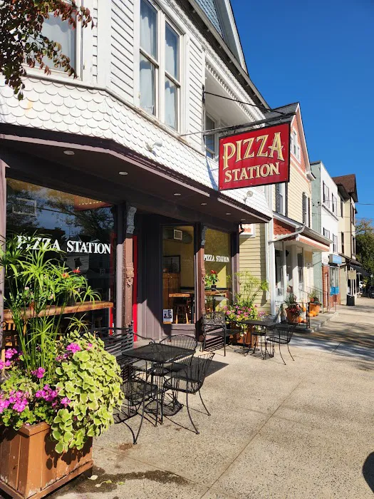 Pizza Station Picture 5