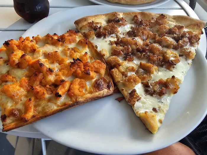 Amore Pizzeria & Italian Kitchen - Katonah Picture 6