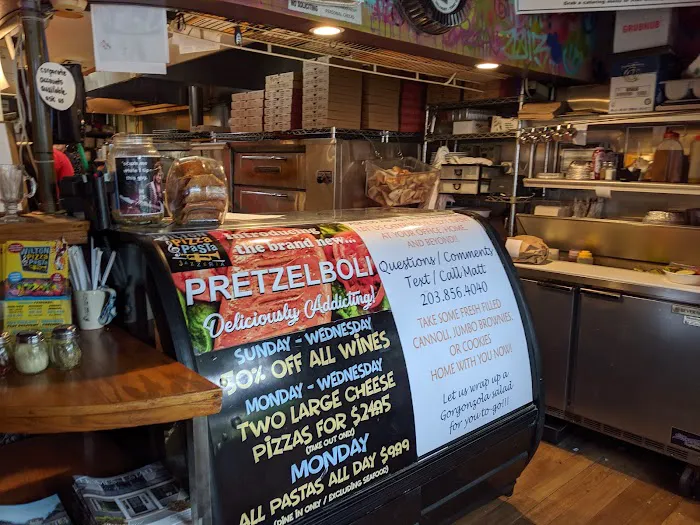 Wilton Pizza Picture 3