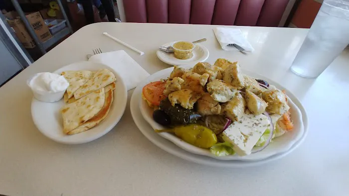 Family Diner Picture 7