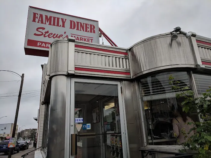 Family Diner Picture 5