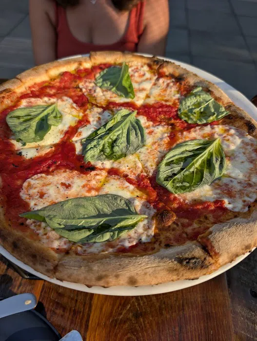 Magic 5 Pie Co. Picture 3