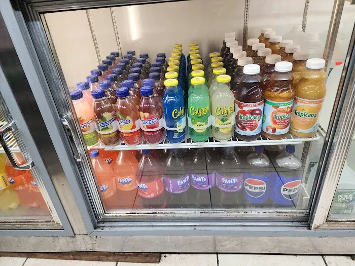 El faro # 2 Deli and Grocery Picture 2