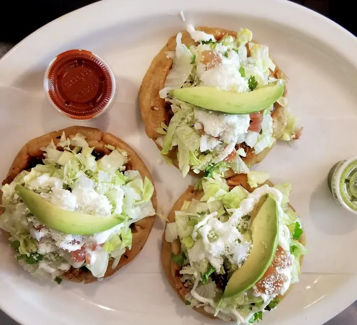 Mexico Chapin Restaurant & Bakery Picture 1