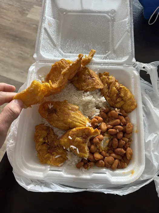 Galapagos Restaurant and Bakery Picture 9