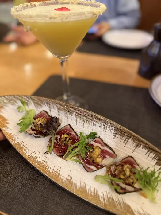 Honami Sushi Hibachi & Lounge Picture 1