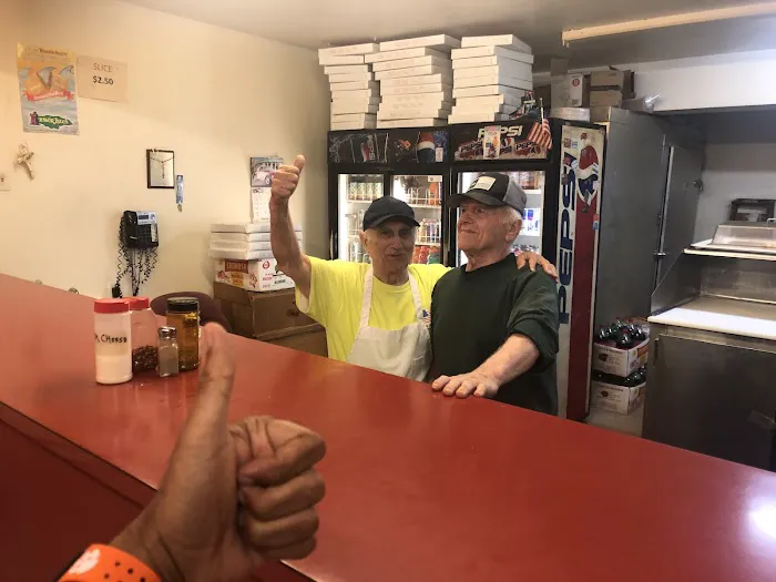 Napoli's Pizza Restaurant Picture 1