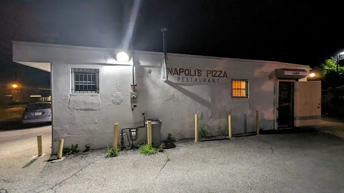 Napoli's Pizza Restaurant Picture 10