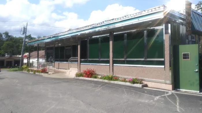 Mohegan Diner Picture 3