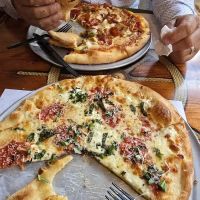 Bear Mountain Pizza & Cafe ico