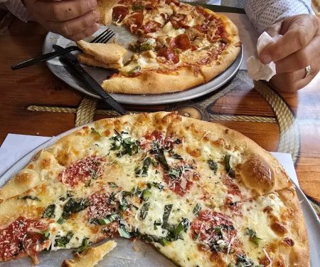 Bear Mountain Pizza & Cafe