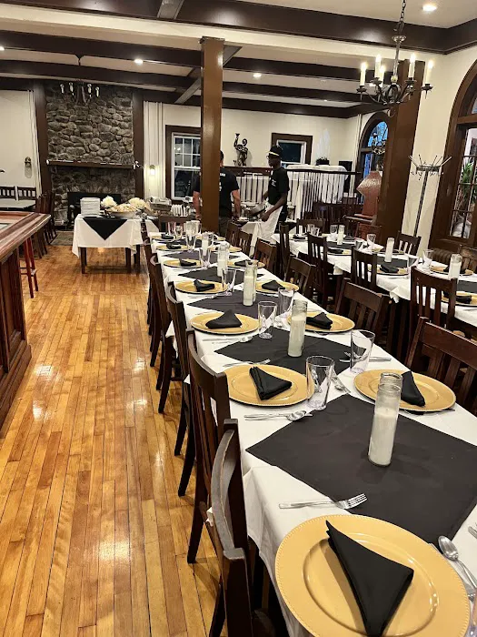 Bear Mountain Pizza & Cafe Picture 5