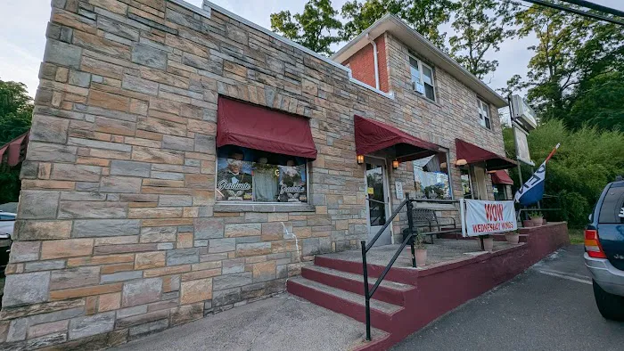 Richie's Little Place Picture 6