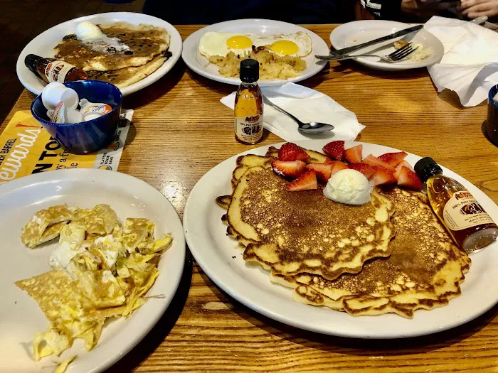 Cracker Barrel Old Country Store Picture 9