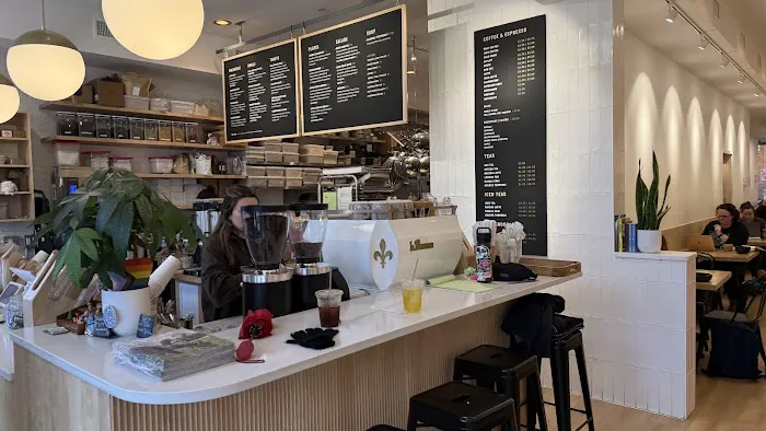 Kitchen & Coffee Picture 9