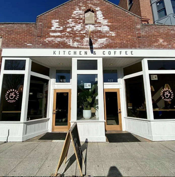 Kitchen & Coffee Picture 10