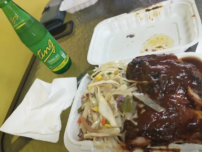 Mandee's Kitchen Picture 4