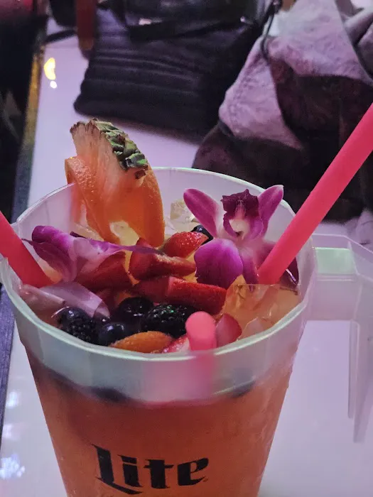 Coyote's Tavern Picture 4